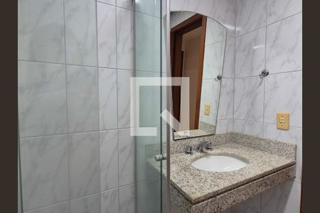 Apartamento à venda com 250m², 3 quartos e 3 vagas Apartamento à venda com 250m², 3 quartos e 3 vagasBanheiro social