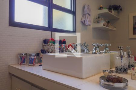 Apartamento à venda com 100m², 2 quartos e 2 vagasBanheiro da Suíte