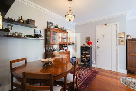 Apartamento à venda com 100m², 2 quartos e 2 vagasSala