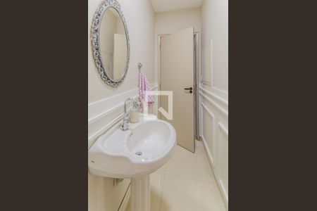 Casa à venda com 400m², 3 quartos e 4 vagasLavabo