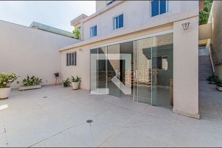 Casa à venda com 400m², 3 quartos e 4 vagasQuintal Andar Inferior