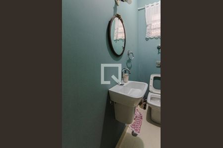 Casa à venda com 400m², 3 quartos e 4 vagasBanheiro Andar Inferior