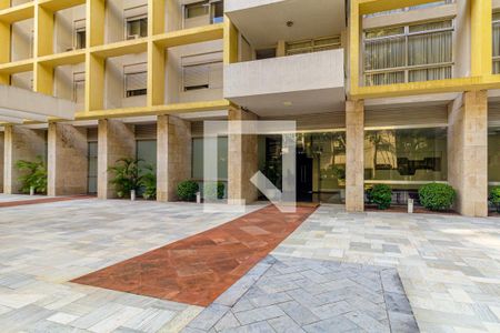Apartamento à venda com 300m², 4 quartos e 3 vagas Apartamento à venda com 300m², 4 quartos e 3 vagasFachada