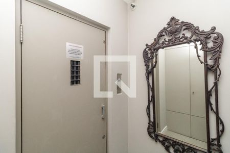 Apartamento à venda com 300m², 4 quartos e 3 vagas Apartamento à venda com 300m², 4 quartos e 3 vagasHall de Elevador Privativo