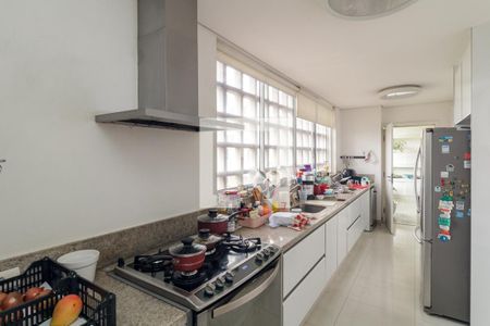 Apartamento à venda com 300m², 4 quartos e 3 vagas Apartamento à venda com 300m², 4 quartos e 3 vagasCozinha