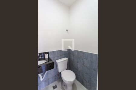 Apartamento à venda com 110m², 2 quartos e 1 vaga Apartamento à venda com 110m², 2 quartos e 1 vagaLavabo da Cobertura/Área de Serviço