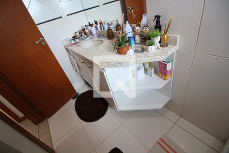 Casa de condomínio à venda com 200m², 3 quartos e 1 vagaBanheiro Social