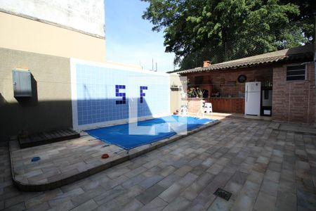 Casa de condomínio à venda com 200m², 3 quartos e 1 vagaPiscina