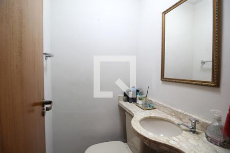 Casa de condomínio à venda com 200m², 3 quartos e 1 vagaLavabo