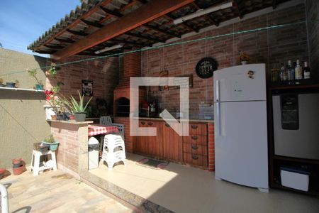 Casa de condomínio à venda com 200m², 3 quartos e 1 vagaChurrasqueira