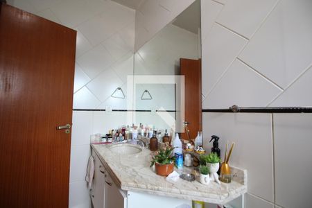 Casa de condomínio à venda com 200m², 3 quartos e 1 vagaBanheiro Social