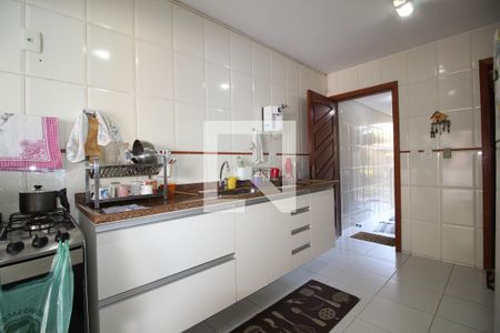 Casa de condomínio à venda com 200m², 3 quartos e 1 vagaCozinha