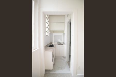 Cozinha de apartamento à venda com 1 quarto, 18m² em Copacabana, Rio de Janeiro