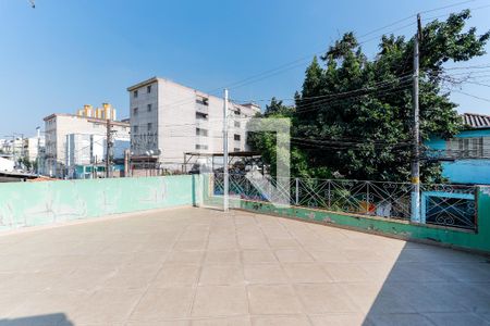 Casa à venda com 263m², 6 quartos e 2 vagas Casa à venda com 263m², 6 quartos e 2 vagasVaranda