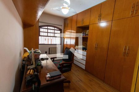 Casa à venda com 477m², 5 quartos e 3 vagasQuarto 2