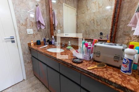 Casa à venda com 477m², 5 quartos e 3 vagasBanheiro