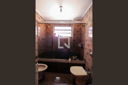 Apartamento à venda com 200m², 4 quartos e 1 vaga Apartamento à venda com 200m², 4 quartos e 1 vagaBanheiro da Suíte 4