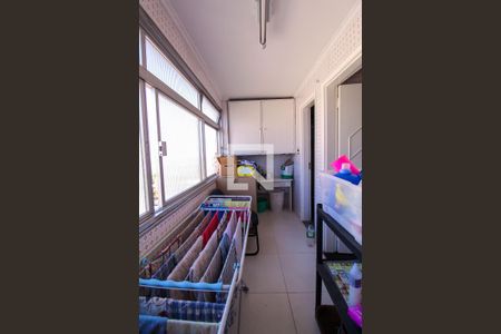 Apartamento à venda com 200m², 4 quartos e 1 vaga Apartamento à venda com 200m², 4 quartos e 1 vagaÁrea de Serviço