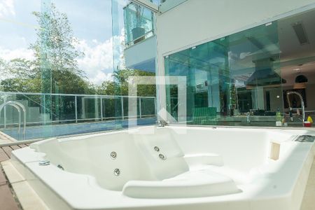 Casa de condomínio à venda com 850m², 4 quartos e 6 vagas Casa de condomínio à venda com 850m², 4 quartos e 6 vagashisdromassagem