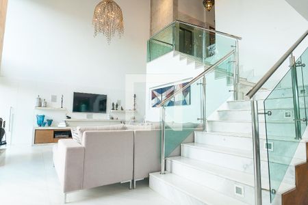 Casa de condomínio à venda com 850m², 4 quartos e 6 vagas Casa de condomínio à venda com 850m², 4 quartos e 6 vagassala