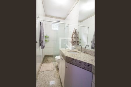 Casa de condomínio à venda com 850m², 4 quartos e 6 vagas Casa de condomínio à venda com 850m², 4 quartos e 6 vagasBanheiro de serviço