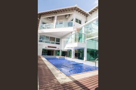 Casa de condomínio à venda com 850m², 4 quartos e 6 vagas Casa de condomínio à venda com 850m², 4 quartos e 6 vagasPiscina