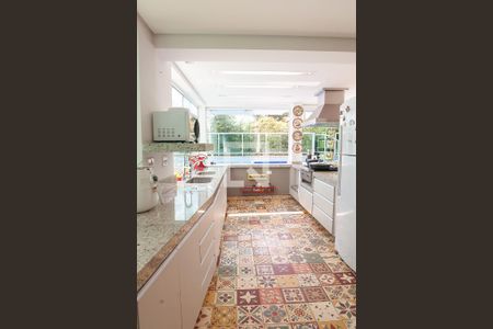 Casa de condomínio à venda com 850m², 4 quartos e 6 vagas Casa de condomínio à venda com 850m², 4 quartos e 6 vagascozinha Aux. / area gourmet