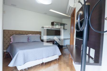 Casa de condomínio à venda com 850m², 4 quartos e 6 vagas Casa de condomínio à venda com 850m², 4 quartos e 6 vagassuíte 1