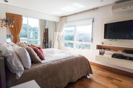 Casa de condomínio à venda com 850m², 4 quartos e 6 vagas Casa de condomínio à venda com 850m², 4 quartos e 6 vagasSuíte master