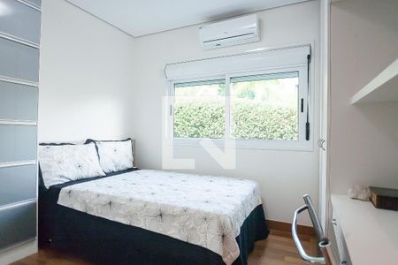 Casa de condomínio à venda com 850m², 4 quartos e 6 vagas Casa de condomínio à venda com 850m², 4 quartos e 6 vagassuíte 3