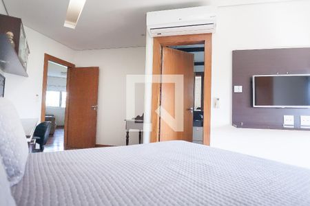 Casa de condomínio à venda com 850m², 4 quartos e 6 vagas Casa de condomínio à venda com 850m², 4 quartos e 6 vagassuíte 1