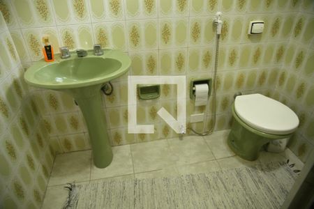 Casa à venda com 222m², 4 quartos e 3 vagasBanheiro da Suíte 1