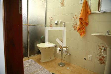 Casa à venda com 222m², 4 quartos e 3 vagasBanheiro da Suíte 2