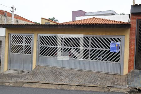 Casa à venda com 222m², 4 quartos e 3 vagasFachada