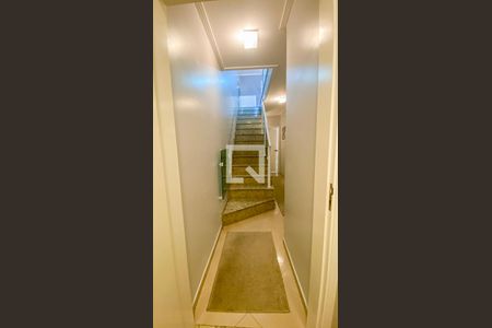 Casa à venda com 178m², 3 quartos e 4 vagas Casa à venda com 178m², 3 quartos e 4 vagasCorredor