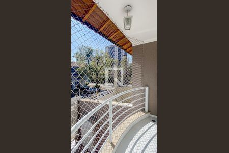 Casa à venda com 178m², 3 quartos e 4 vagas Casa à venda com 178m², 3 quartos e 4 vagasVaranda Suite 1