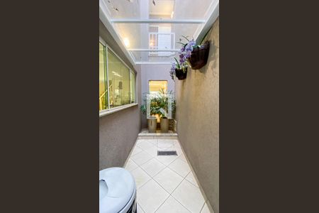 Casa à venda com 178m², 3 quartos e 4 vagas Casa à venda com 178m², 3 quartos e 4 vagasÁrea de Serviço - Quintal