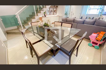 Casa à venda com 178m², 3 quartos e 4 vagas Casa à venda com 178m², 3 quartos e 4 vagasSala - Sala de Jantar