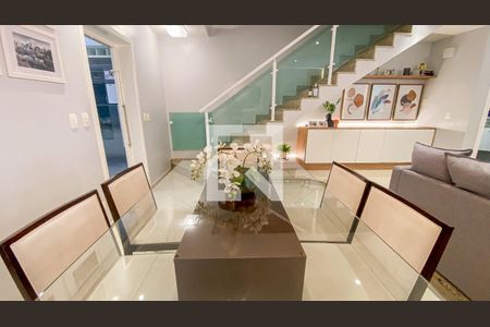 Casa à venda com 178m², 3 quartos e 4 vagas Casa à venda com 178m², 3 quartos e 4 vagasSala - Sala de Jantar