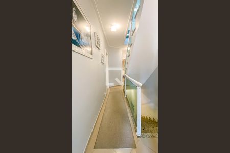 Casa à venda com 178m², 3 quartos e 4 vagas Casa à venda com 178m², 3 quartos e 4 vagascorredor