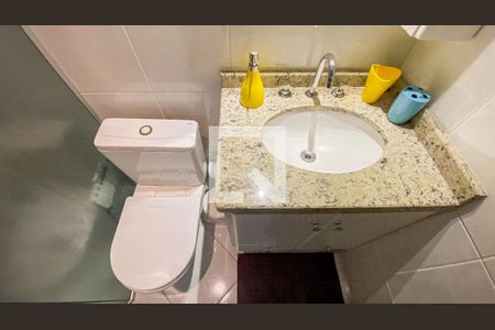 Casa à venda com 178m², 3 quartos e 4 vagas Casa à venda com 178m², 3 quartos e 4 vagasBanheiro da Suíte 2