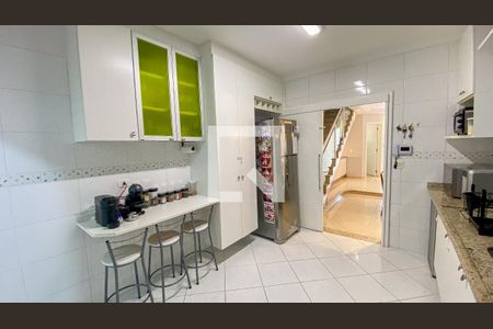 Casa à venda com 178m², 3 quartos e 4 vagas Casa à venda com 178m², 3 quartos e 4 vagasCozinha