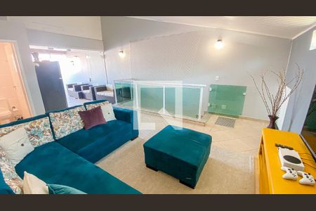 Casa à venda com 178m², 3 quartos e 4 vagas Casa à venda com 178m², 3 quartos e 4 vagasEspaço Gourmet - Sala