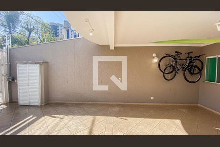 Casa à venda com 178m², 3 quartos e 4 vagas Casa à venda com 178m², 3 quartos e 4 vagasGaragem