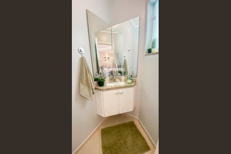 Casa à venda com 178m², 3 quartos e 4 vagas Casa à venda com 178m², 3 quartos e 4 vagasLavabo