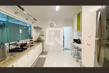 Casa à venda com 178m², 3 quartos e 4 vagas Casa à venda com 178m², 3 quartos e 4 vagasCozinha