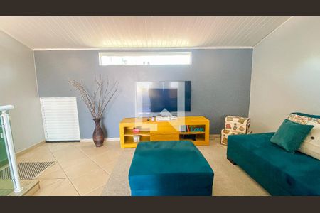 Casa à venda com 178m², 3 quartos e 4 vagas Casa à venda com 178m², 3 quartos e 4 vagasEspaço Gourmet - Sala