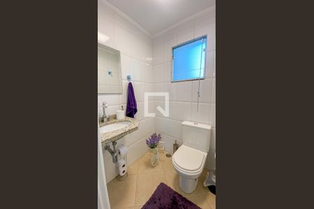 Casa à venda com 178m², 3 quartos e 4 vagas Casa à venda com 178m², 3 quartos e 4 vagasLavabo