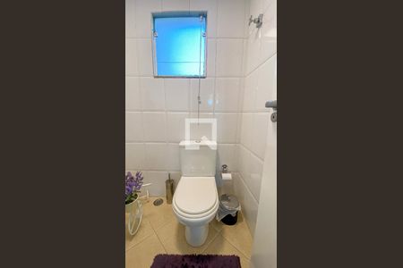 Casa à venda com 178m², 3 quartos e 4 vagas Casa à venda com 178m², 3 quartos e 4 vagasLavabo