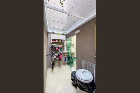 Casa à venda com 178m², 3 quartos e 4 vagas Casa à venda com 178m², 3 quartos e 4 vagasÁrea de Serviço - Quintal